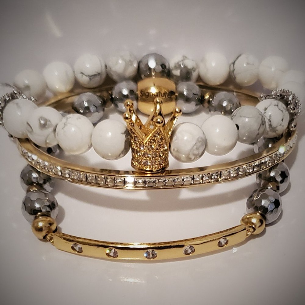 THE “PEACEFUL” CROWN SET - Howlite